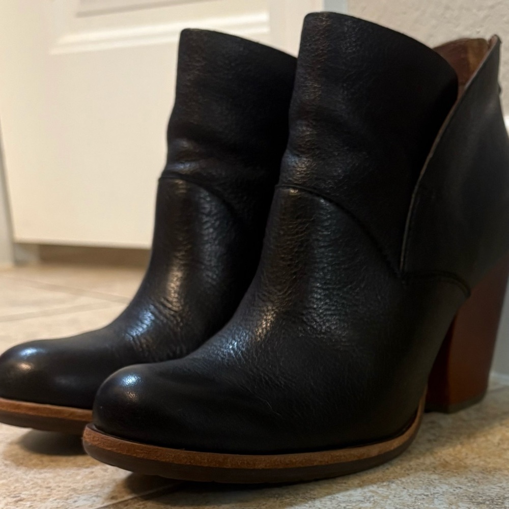 Kork-Ease Castaneda Bootie Boots Women’s 6.5 Black Leather Chunky Heel Boho